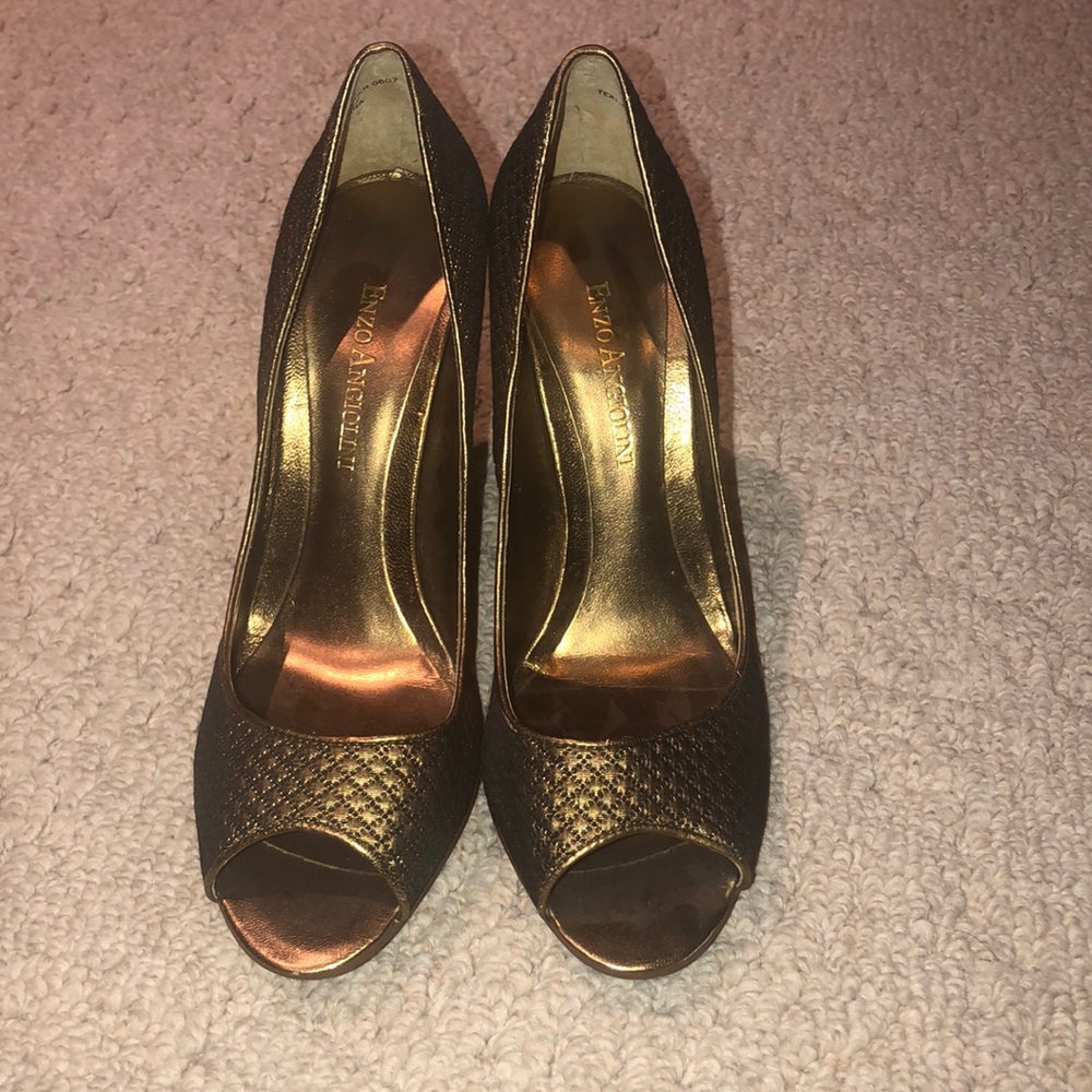 Bronze/gold peel-toe pumps, worn once